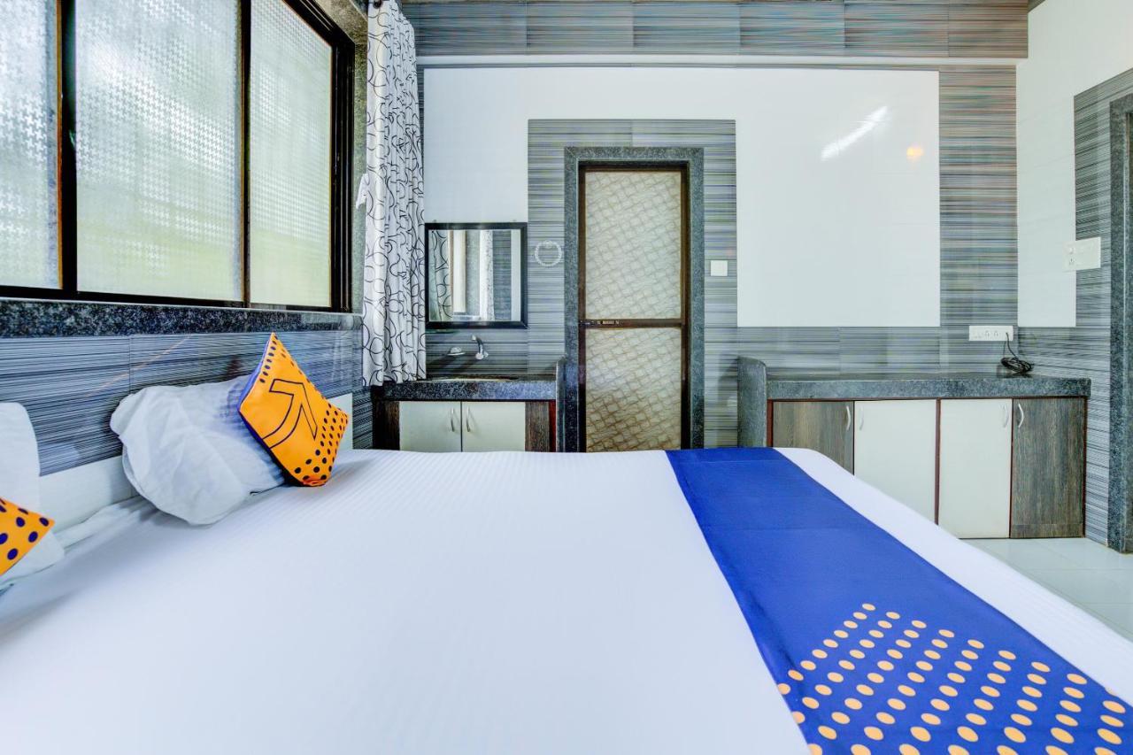 Spot On 63917 Hotel Dolphin Garden Kolad Exterior foto